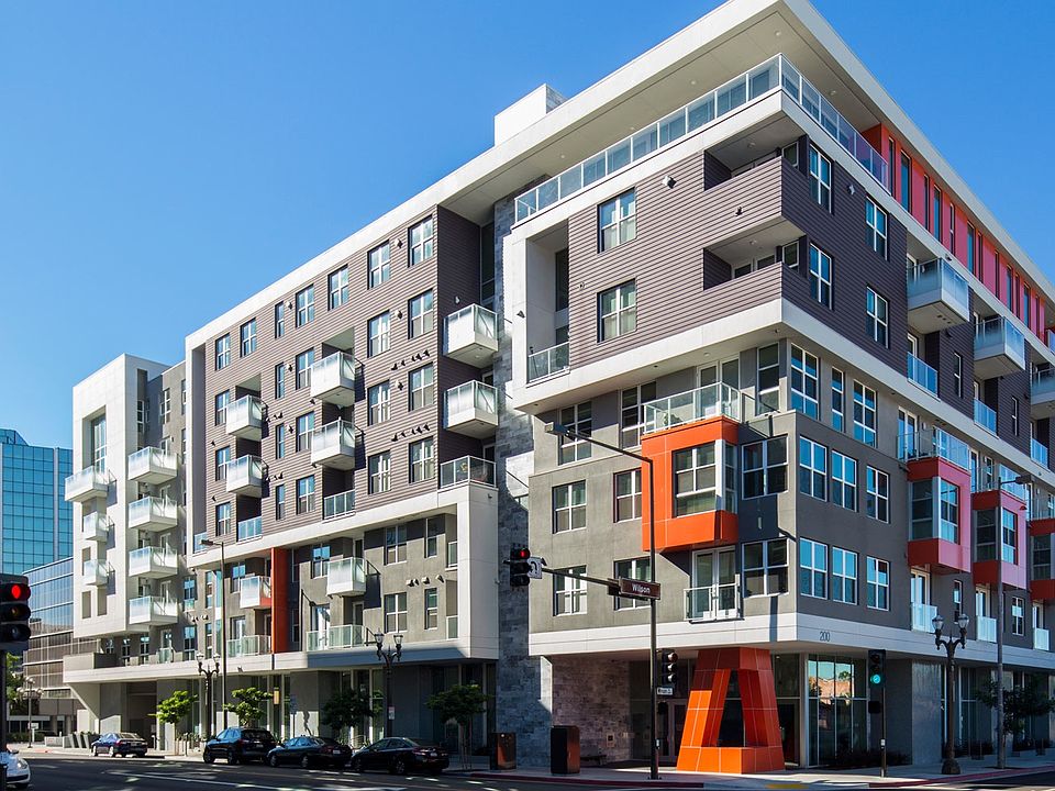 1st image of 200 W Wilson Ave Unit 2420