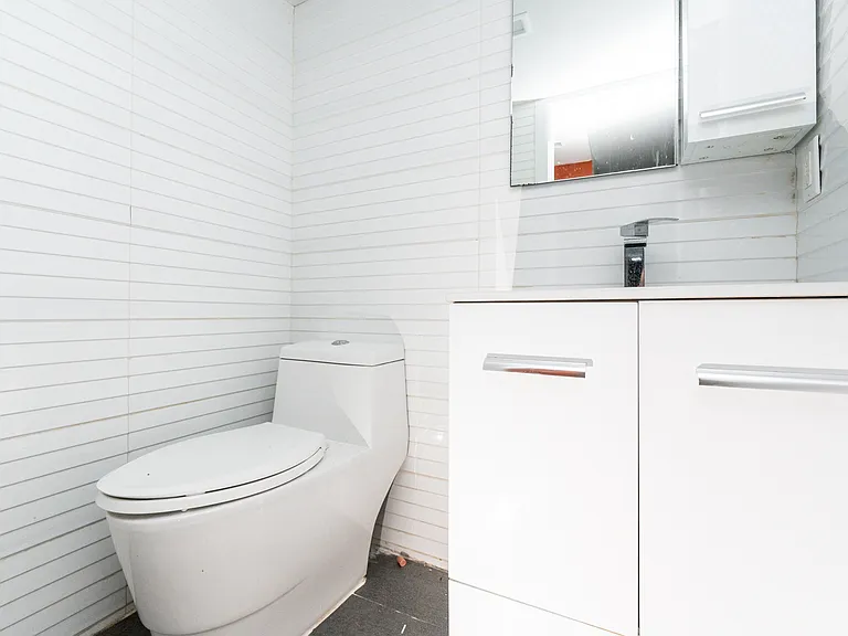 26 Catherine St #2L — Photo 8