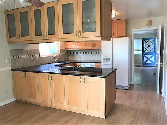 4th image of 878 Desert Isle Dr
