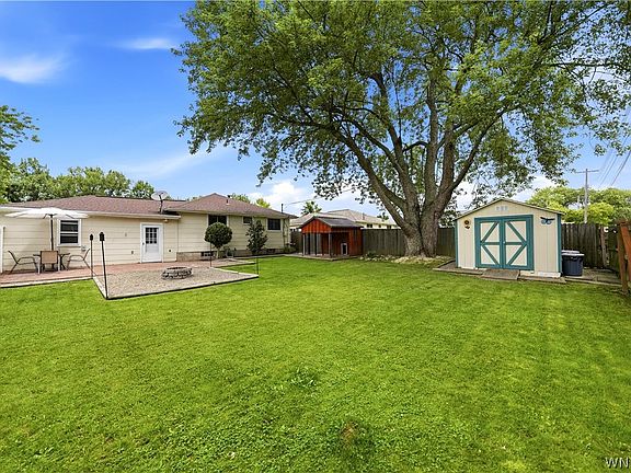 3rd image of 72 Greenmeadow Dr