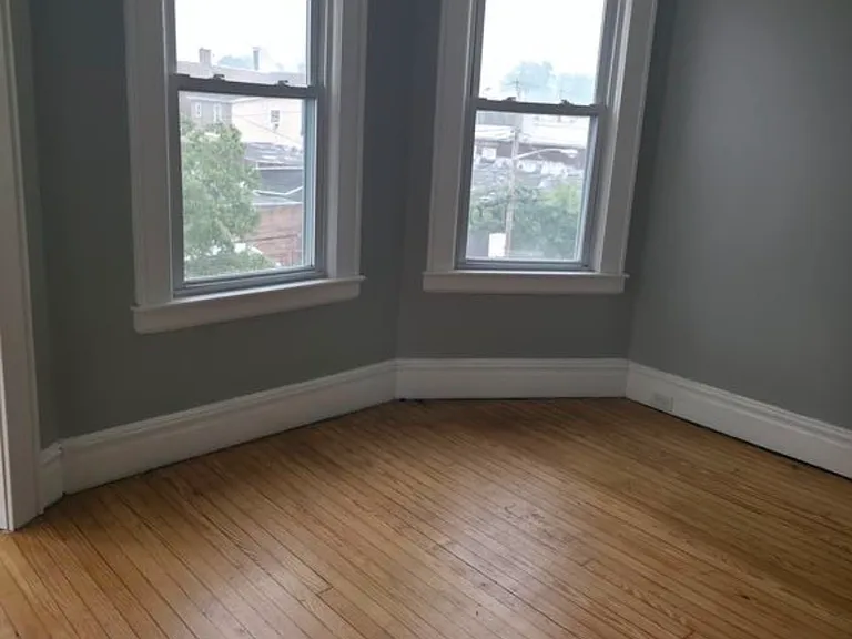 549 20th St #3F — Photo 6
