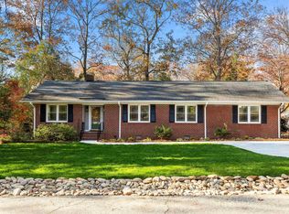 1 Brewster Dr, Taylors, SC 29687