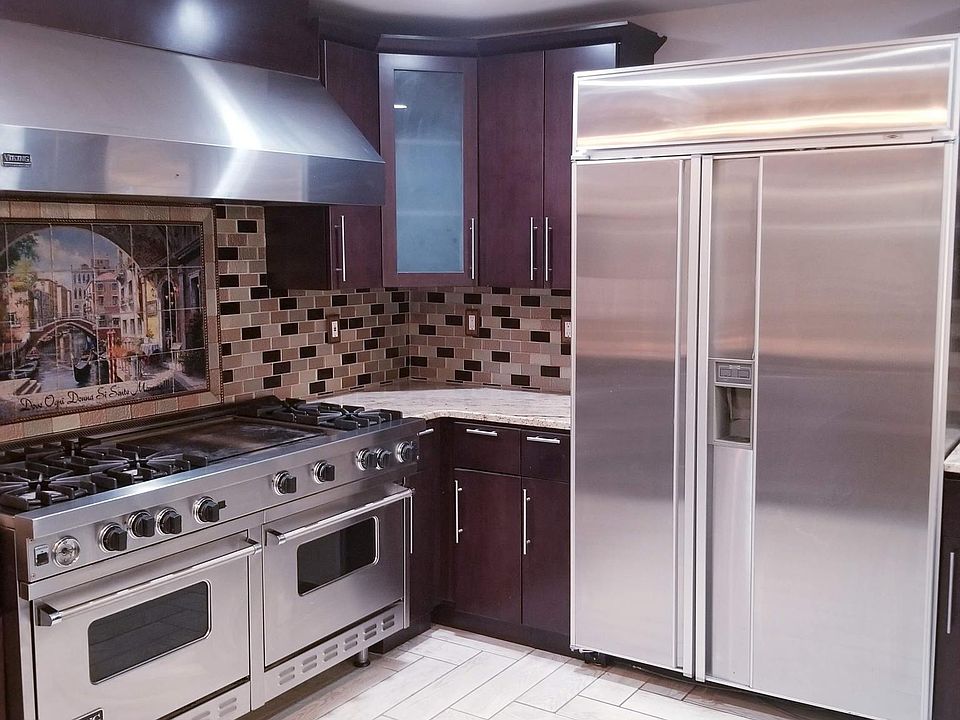 1st image of 56 Bayville Ave Floor 1