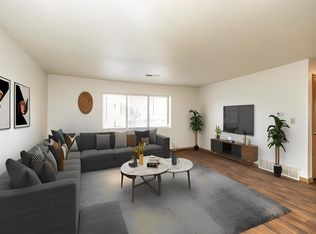 1956-2040 Broadway St, Iowa City, IA 52240