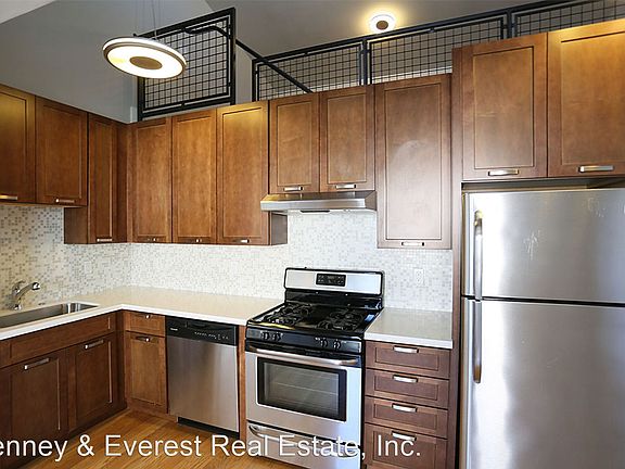 2nd image of 493 Haight St #302