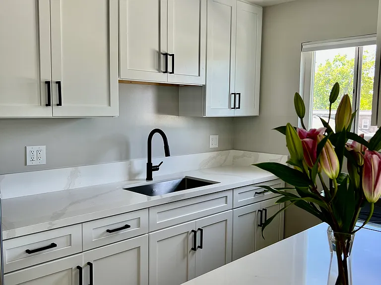 1118 Delaware St #F — Photo 8
