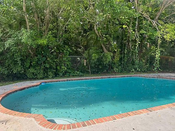 3rd image of 10873 NW 10th Place