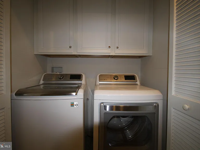 228 Compass Dr — Photo 32
