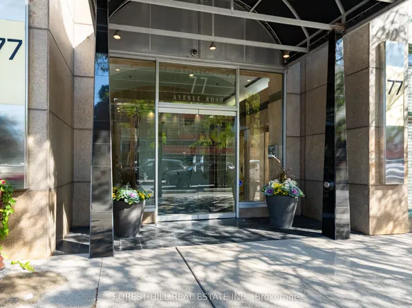 77 Avenue Rd #215, Toronto, ON M5R 3R8