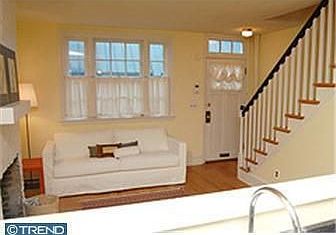 3rd image of 207 S Sartain St