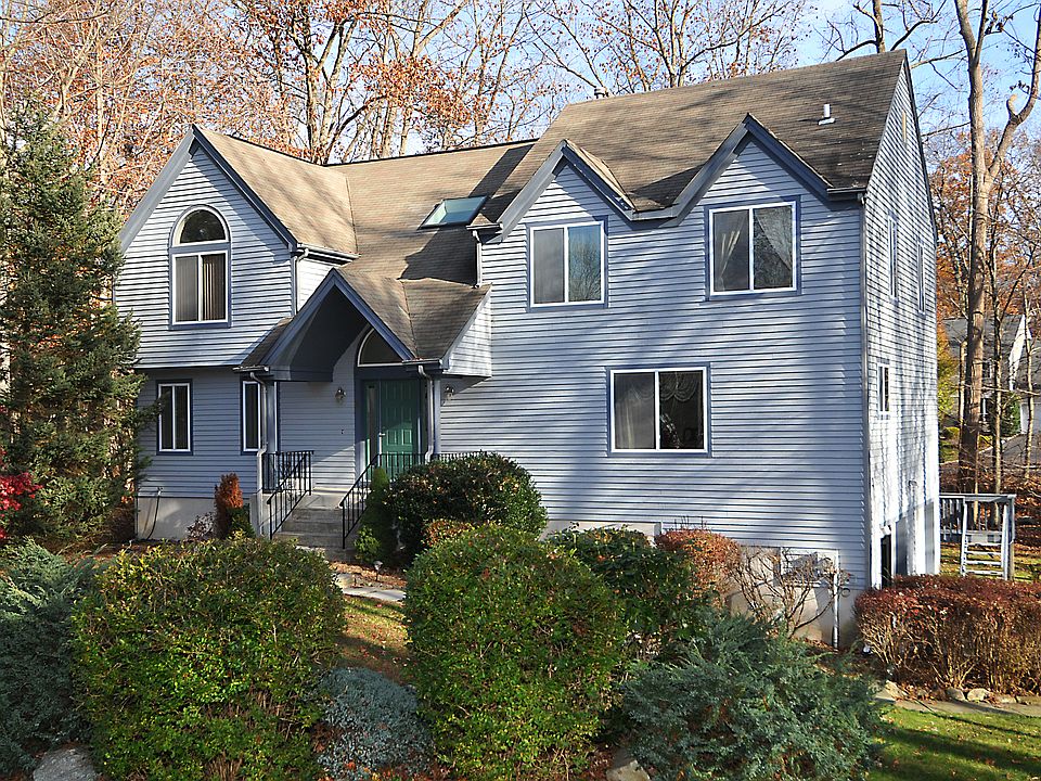 1st image of 6 Stephen Ln