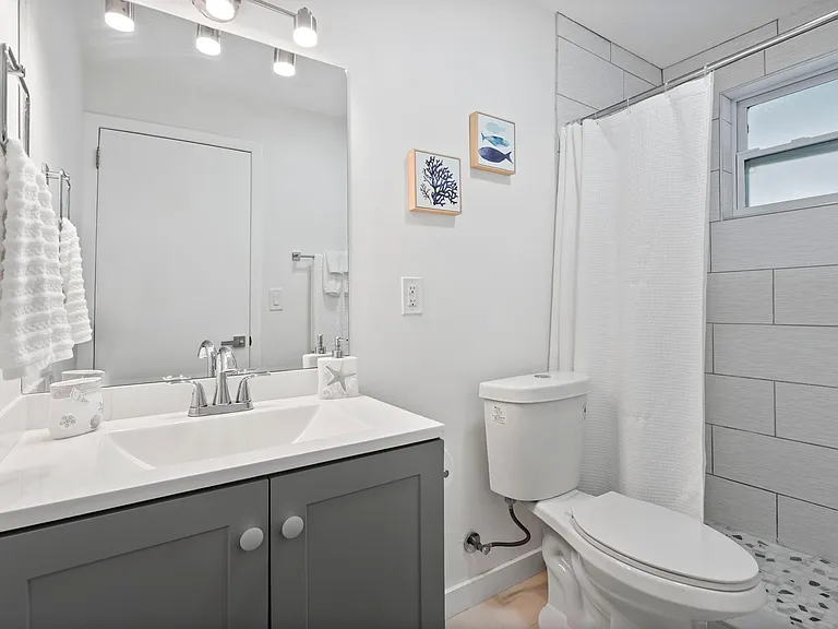 670 Hernando St #E — Photo 12