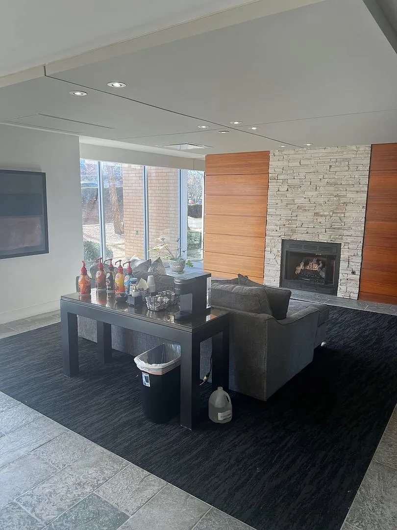 Fantastic Studio in The Metropolitan Condos — Photo 3