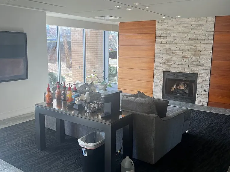 600 E 8th St #3M — Photo 3