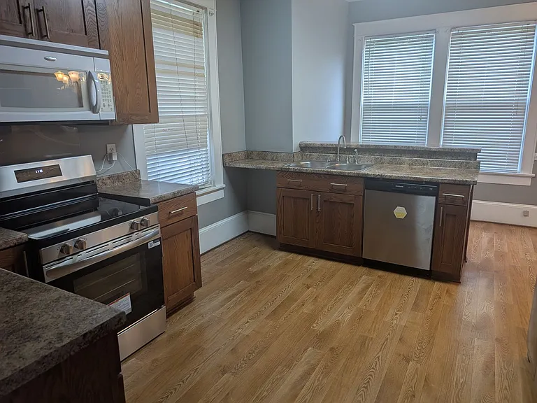 207 W Main St — Photo 18
