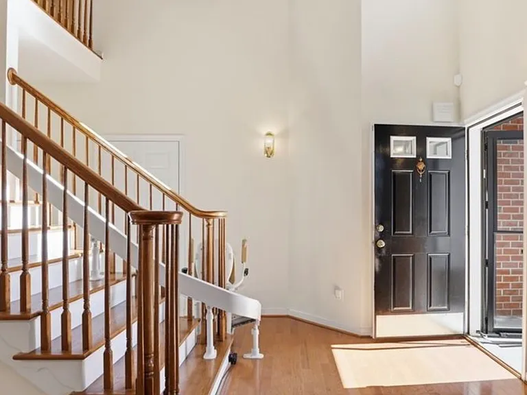 2003 Southwinds Ct — Photo 3