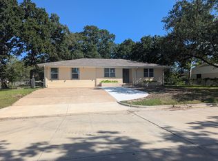 301 Fairway Dr, Bryan, TX 77801