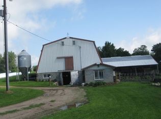 N1674 Buglass Rd, Mauston, WI 53948