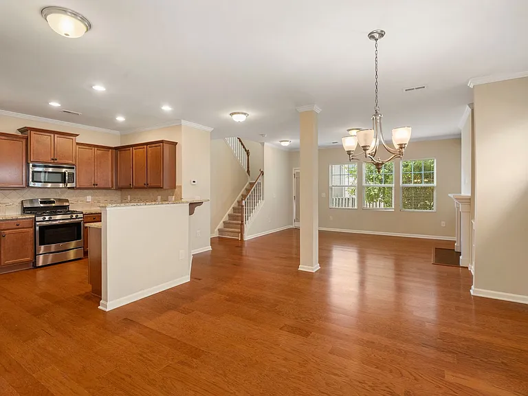 2084 Tanners Mill Dr — Photo 9