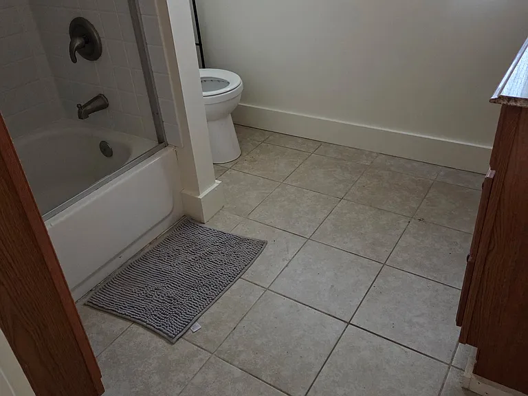 203 E Market Ave — Photo 14