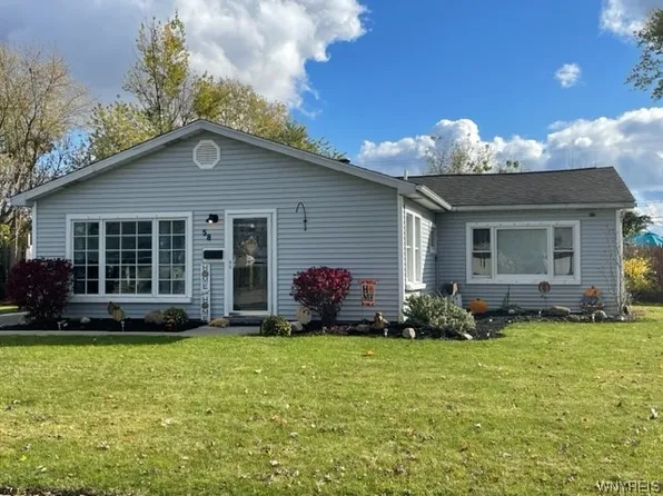 58 Carol Ln, Grand Island, NY 14072