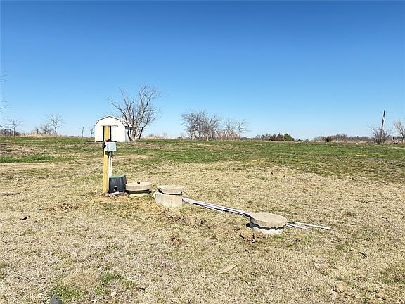 4th image of 2985 Old Sherman Rd