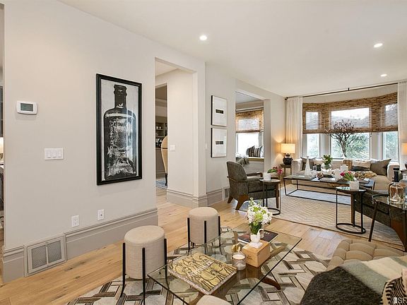 4th image of 1021 Lake St