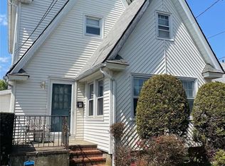 39 Holly Ave, Hempstead, NY 11550
