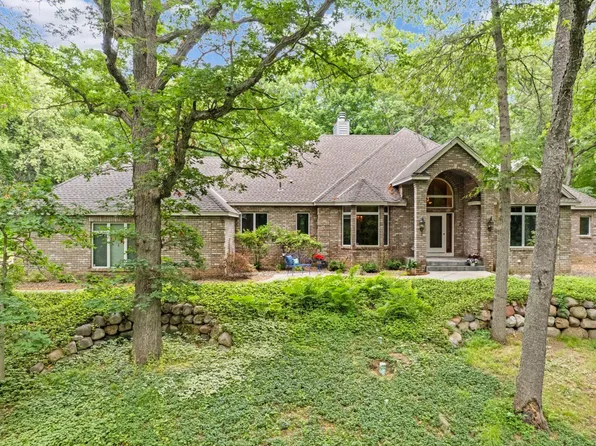 352 Quail Rd, White Bear Lake, MN 55110
