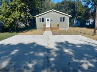377 Parker Ave, Benton Harbor, MI