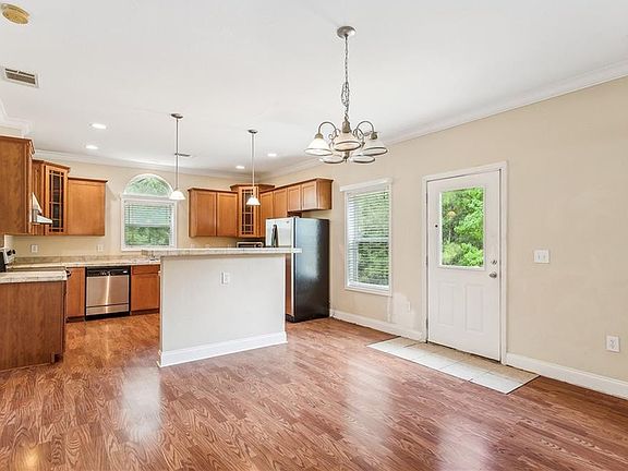 3rd image of 20446 Fairhaven Rd