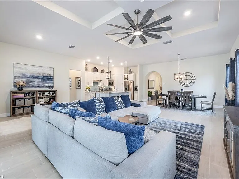 19200 Aqua Shore Dr — Photo 3