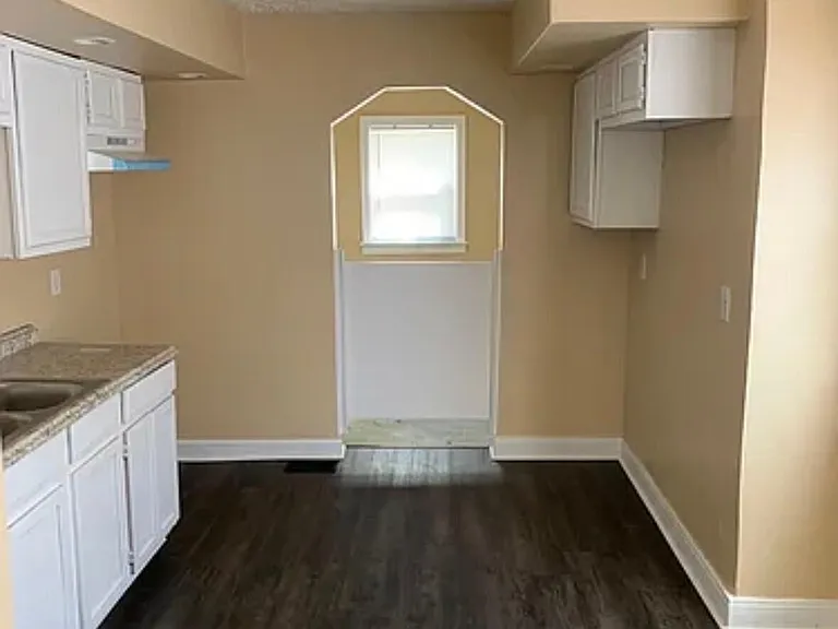 4220 Grand Ave — Photo 5