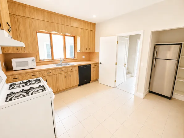 113 Hillsdale Rd #1, Somerville, MA 02144