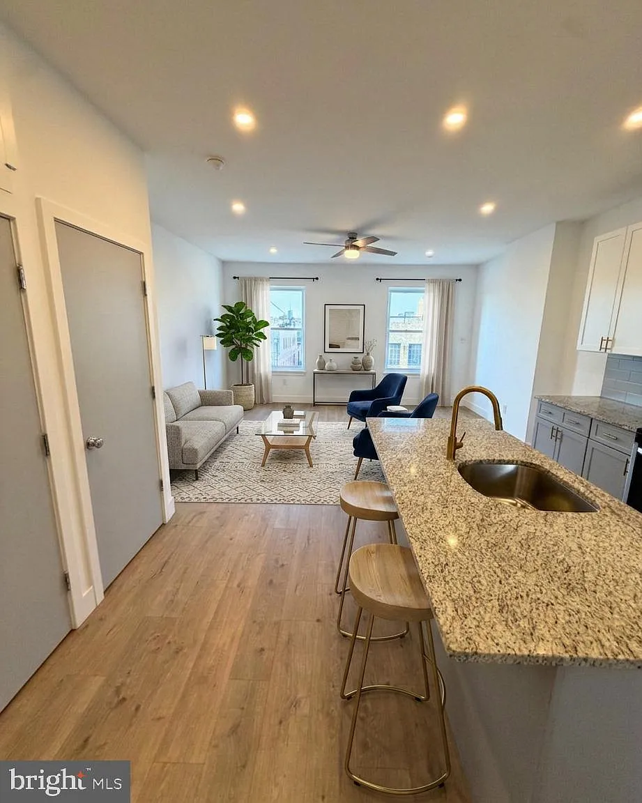 2 bed, 850 sqft, $1,750 — Photo 2