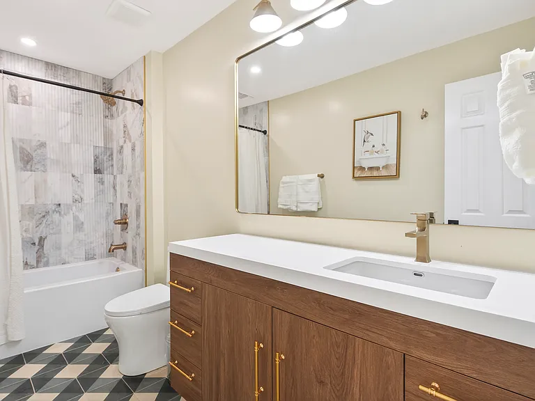 310 Rivoli Cir — Photo 31