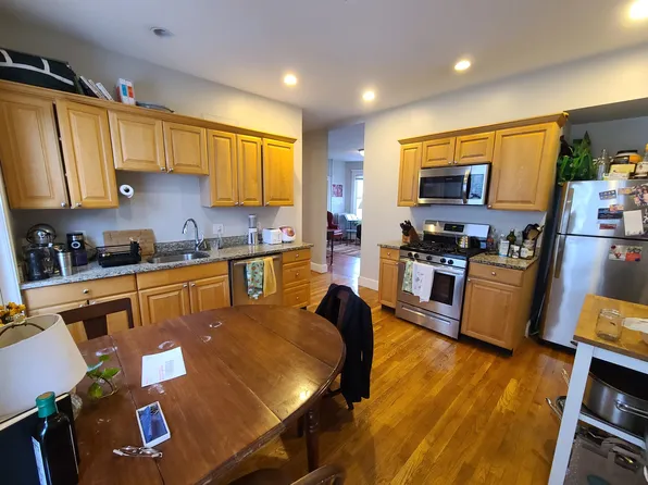 284 Summit Ave, Brighton, MA 02135