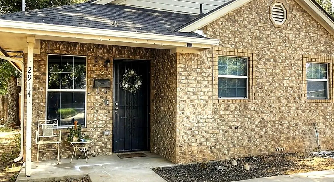 3 bed, 1100 sqft, $1,800 — Photo 1