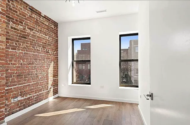 Rented by Reavis | media 12