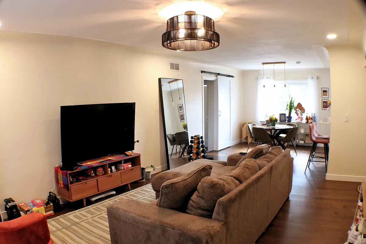 living room - 1230 Peoria St
