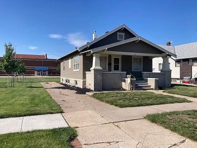 314 W 5th St