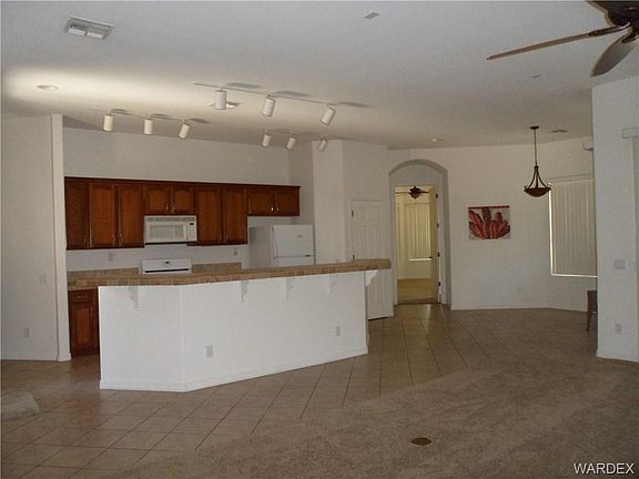 2nd image of 2913 Esmerelda Dr