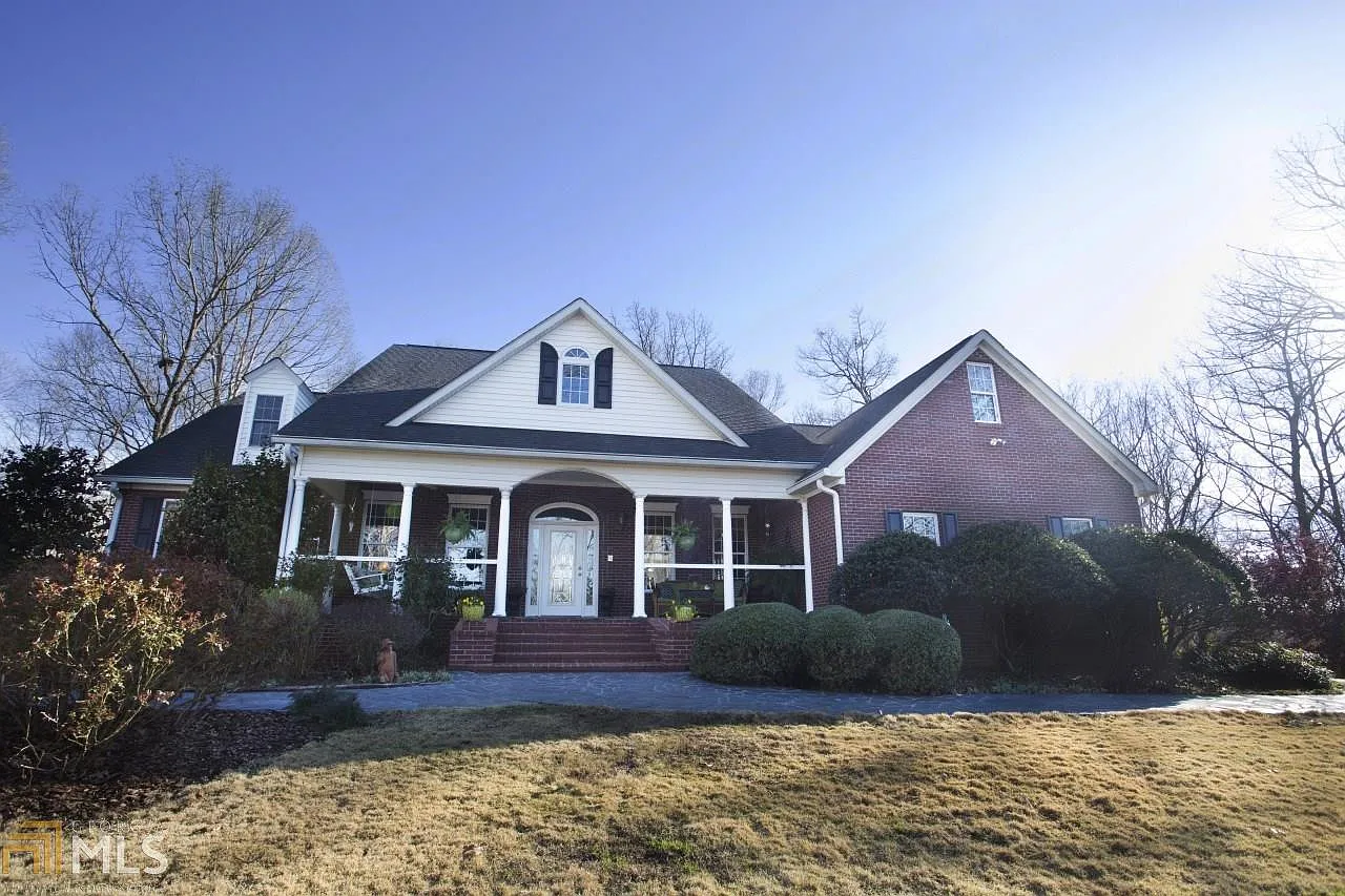 5641 Ridgeway Cir photo 1