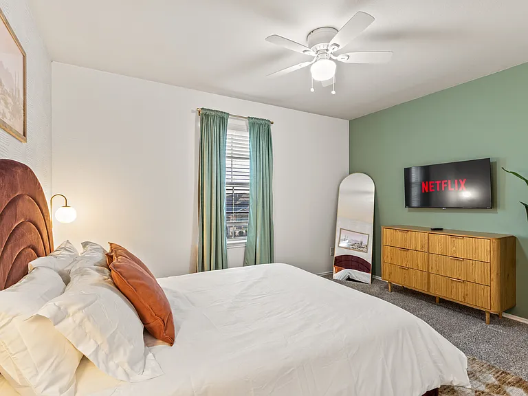 2431 Sutton Hollow Ct — Photo 15