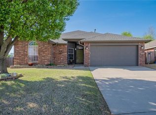 12400 SW 12th St, Yukon, OK 73099
