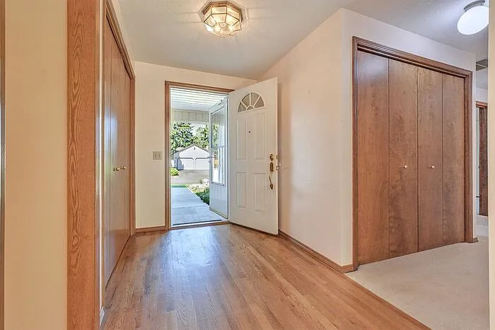 6540 SW 204th Pl — Photo 2