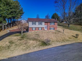 192 Patriot Cir, Bristol, VA 24201