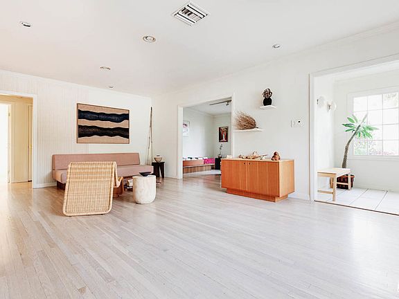 2nd image of 3872 Cazador St