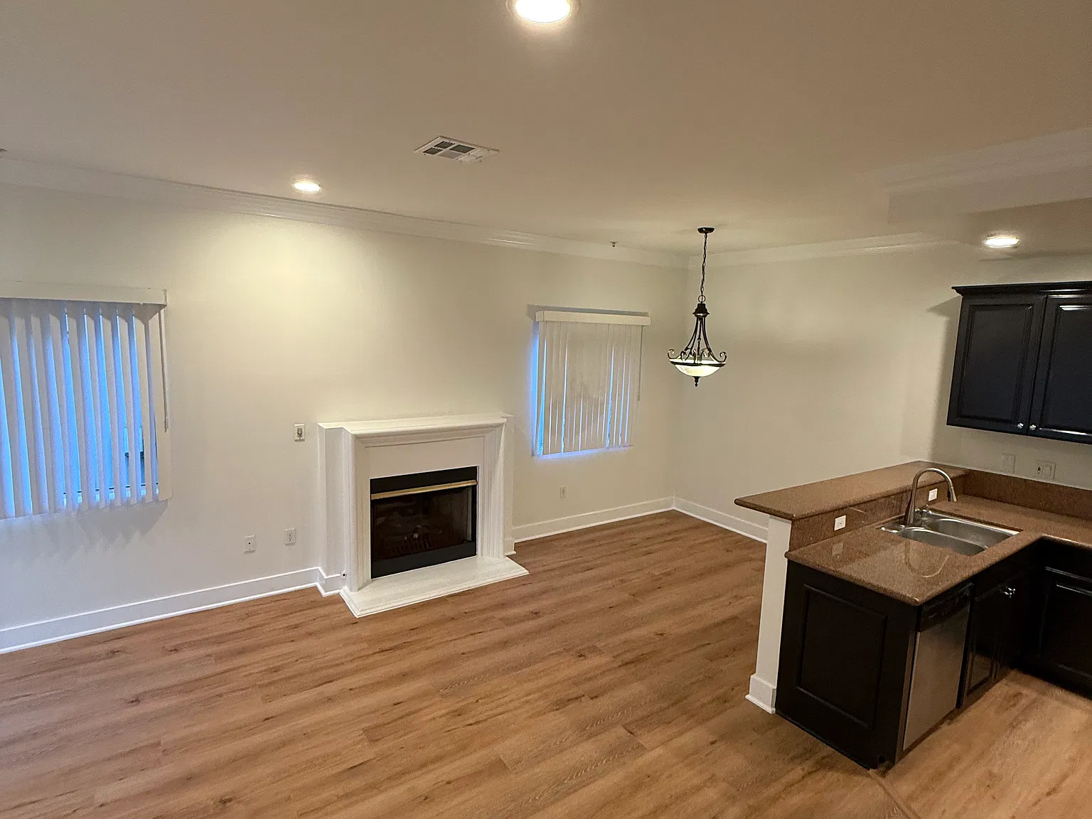 2 bed, 2.5 bath, 1100 sqft, $3,500 — Photo 3