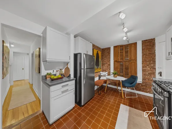 79 Perry Street image 7 of 12